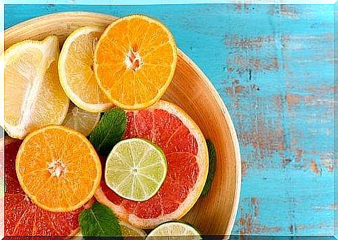 Dry skin can be a symptom of vitamin C deficiency