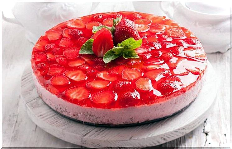 Strawberry cake with gelatin