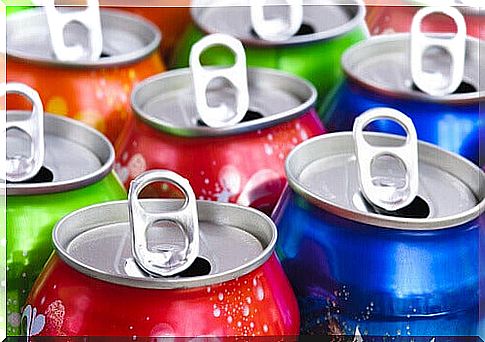 Carbonated drinks are dangerous foods for babies