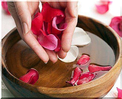 Rose water against cracked heels