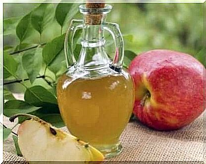 Apple cider vinegar against head fungus