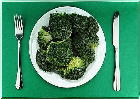 broccoli-on-plate