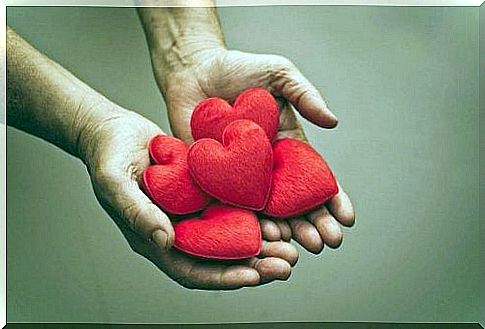 hands-with-heart-symbol-of-gratitude