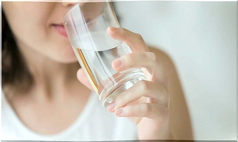 Drink more water for weight loss during menopause