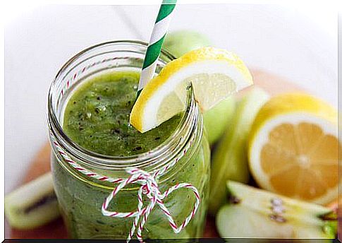 Shake with spinach and citrus fruits