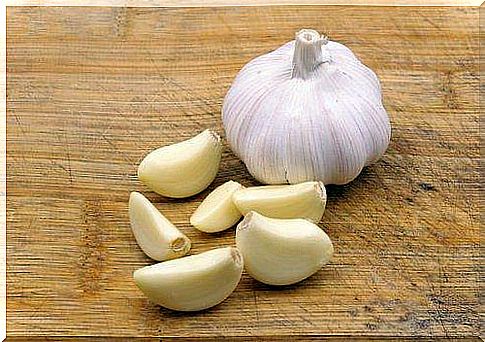 Garlic against coated tongue 