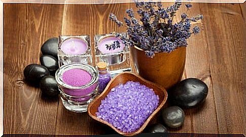 Lavender against swollen hands