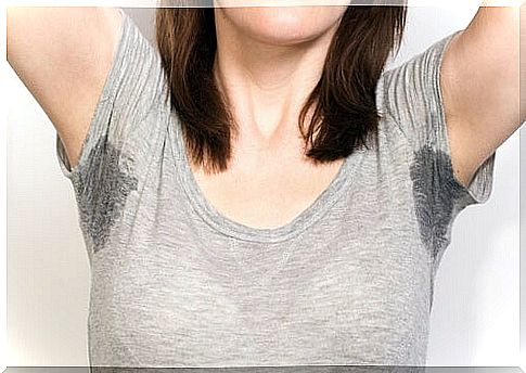 Woman wants to remove sweat stains from textiles