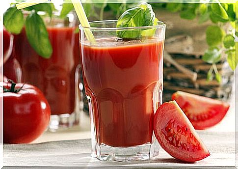 Tomato juice in the morning is especially healthy