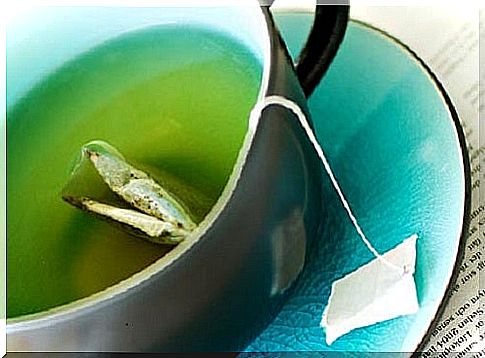 Green tea will keep you from getting tired after eating