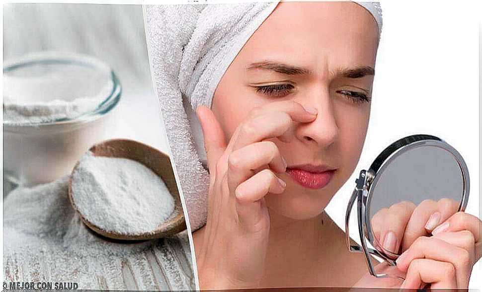 With baking soda against blackheads